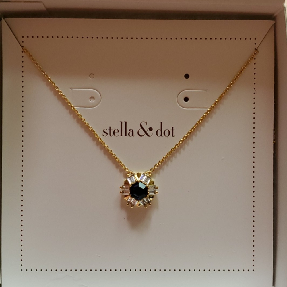 Stella & Dot The Heirloom Necklace
